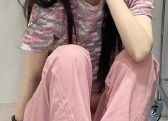 圆梦的“www.155.fun”视频，画面轻轻一转，我的小心脏也跟着砰砰响。