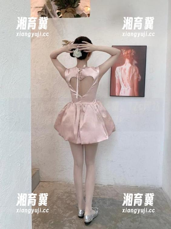 从未见过这么黑的事情，17c网站带你感受黑料的深度！