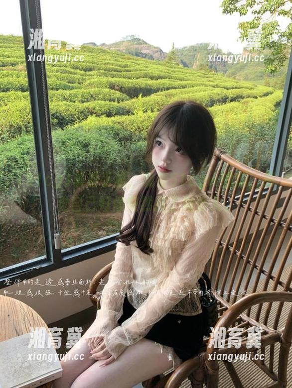 拿着手机，观看51cgw的瓜，感觉自己好像突然成了局外人。