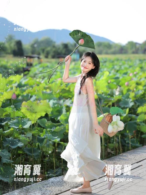 在51在线吃瓜，一场“资源”聚会，看剧入迷又陷入深思。