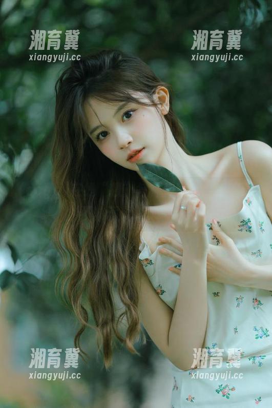 在线“撩”各种弹幕八卦？你还不收藏ccgg.me？
