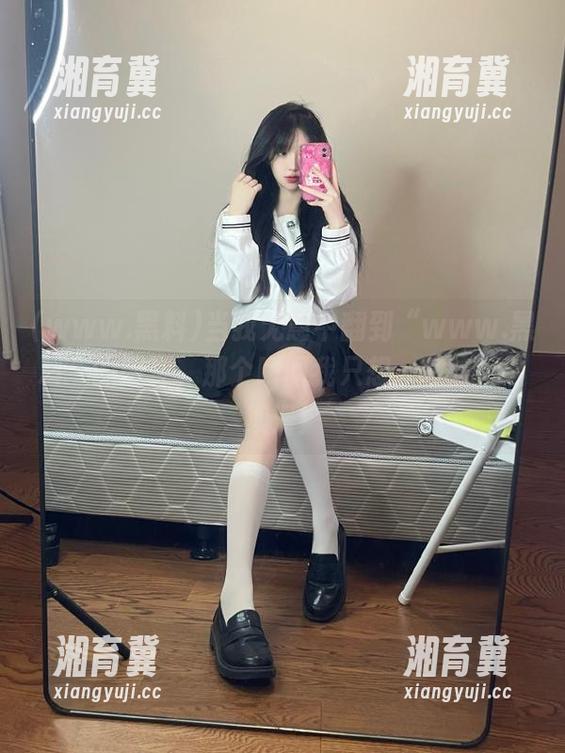 当我无意中翻到“www.黑料”的网页，那个瞬间我只想…咳咳，继续滑！