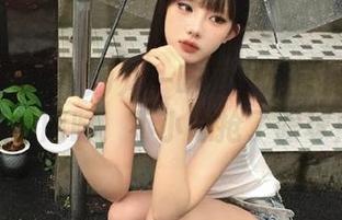 九一吃瓜中心官网：观看瓜的同时，不小心抢了眼球！