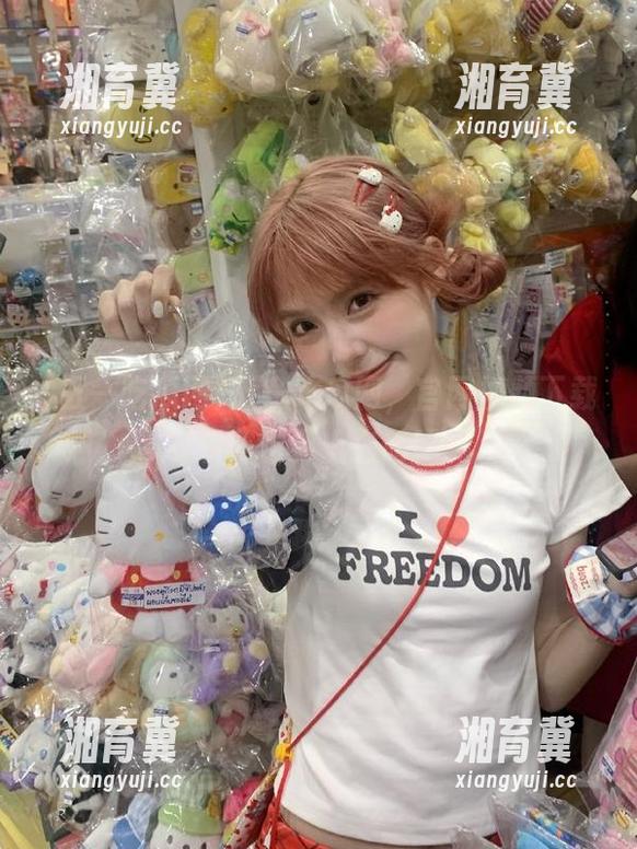 五一吃瓜网，官网视频下载时水印也要上名牌吗？