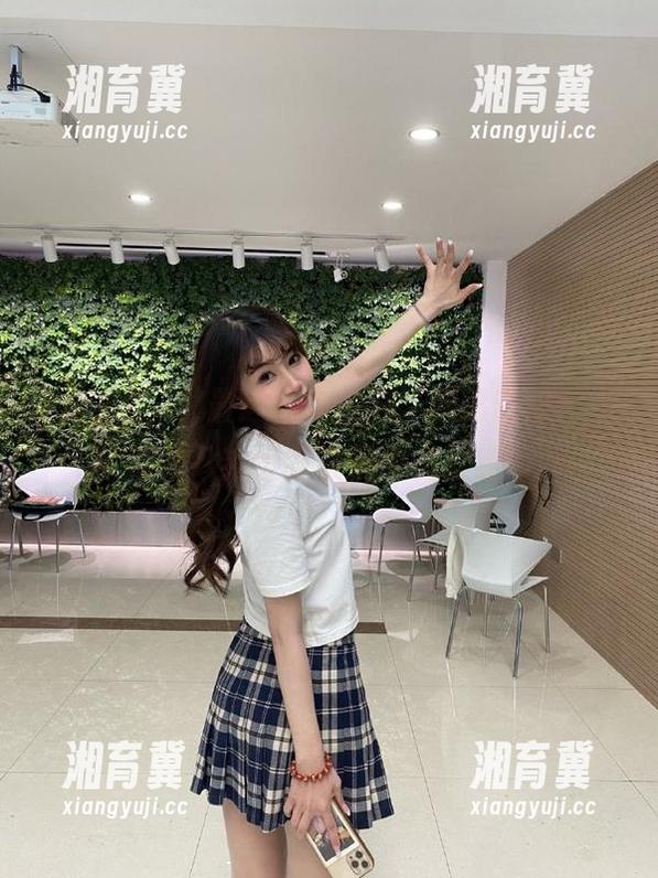 最近每天都刷“网曝吃瓜”，收藏的八卦比我饭碗里的菜还多～