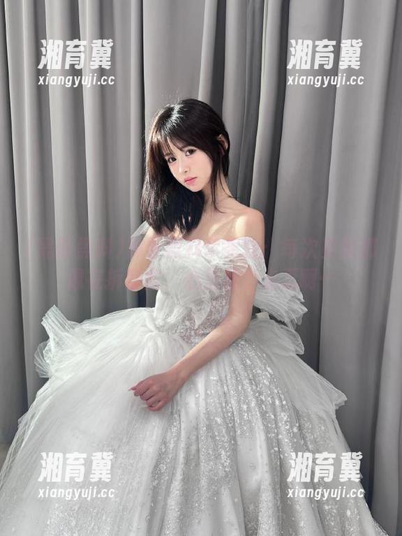 黑哥黑料苹果版：每次更新都像在拆盲盒，心里那个忐忑啊…