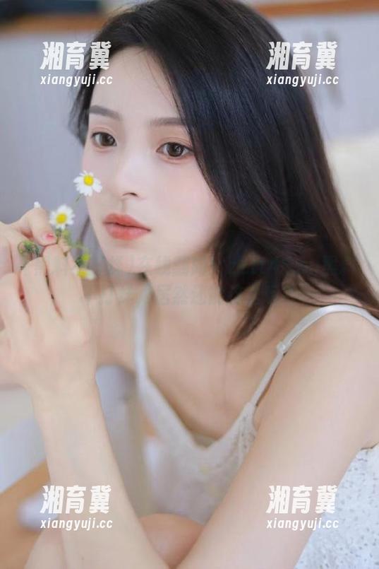 在线翻牌！zztt45.su黑料不打烊，居然还能这么玩？