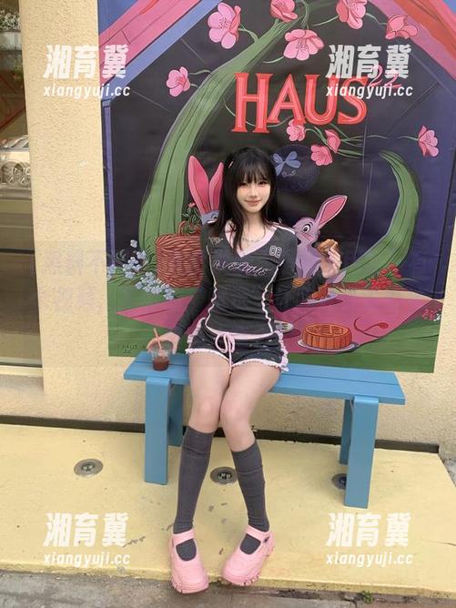 黑料不用等 突然发现“黑料不用等”有个视频,里面的“暗示”让我几乎没办法集中注意力!