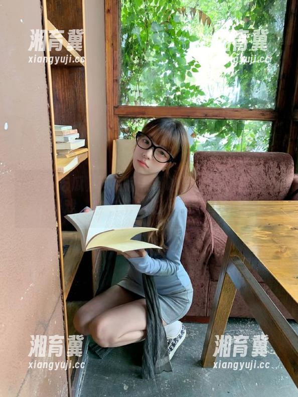 苹果版黑料吃瓜：一键查看各路好戏，白白浪费时间的神奇软件！