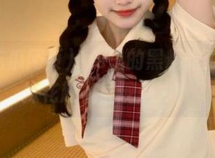 ios里的黑料吃瓜网页，探花趁机展现魅力！
