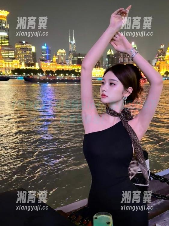 下载黑料社ios，感受瓜田李下的奇妙体验！