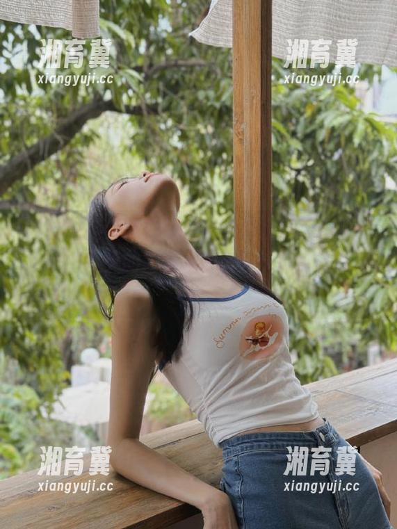 黑料社区 吃瓜的我在黑料社区app里迷失了,今天的内容太丰富!恍惚中有点上头。