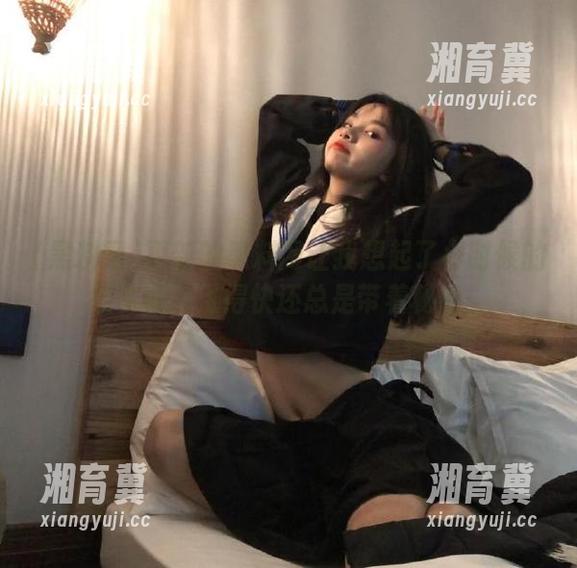 更新的黑料网让我想起了小时候的纸飞机，飞得快还总是带着秘密！