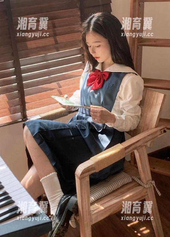 点开黑料网曝门的链接，感受一波让人痴迷的域名查询体验！