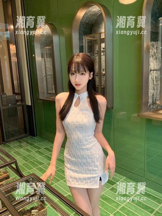 黑料网站 闯进呱呱爆料黑料网站的入口,从此生活就丰富多彩了——仿佛有了另一个小小宇宙。