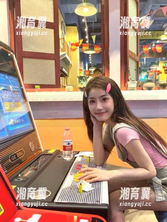黑网料 真觉得黑网料APP的瓜都像打翻的麦片,撒了一地…
